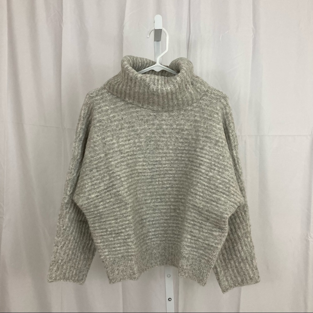 Leith Nordstrom NEW Womens Size Medium Gray Soft Turtleneck Sweater NWT - Picture 2 of 7
